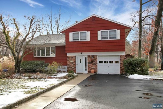 15 Shelby Ct, Paramus, NJ 07652 photo 1