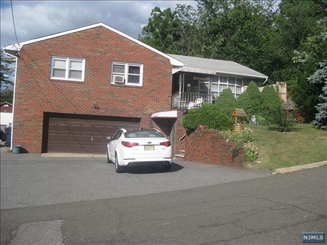 426 Thompson St, Hackensack, NJ 07601 photo 1