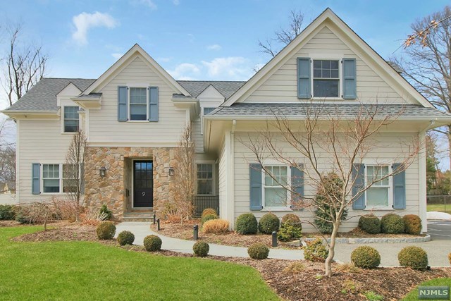 9 Eric Pl, Demarest, NJ 07627 photo 1