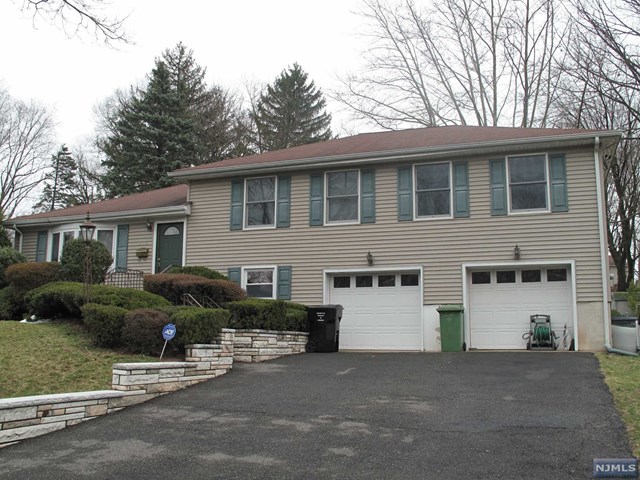 558 Clinton Rd, Paramus, NJ 07652 photo 1
