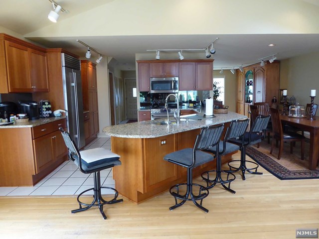 502 Marion Ln, Paramus, NJ 07652 photo 1