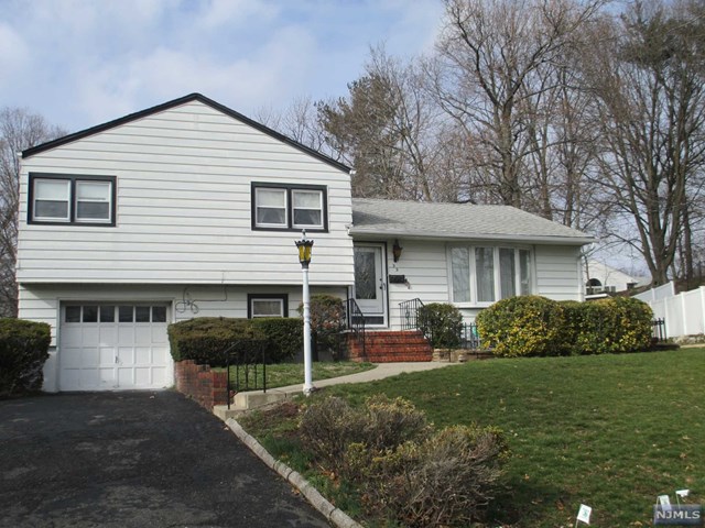 53 Croton Pl, Paramus, NJ 07652 photo 1