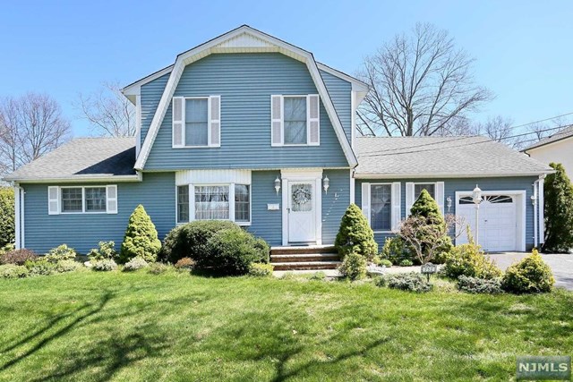 752 Reeder Rd, Paramus, NJ 07652 photo 1
