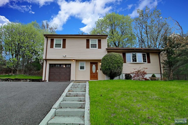 58 Normandy Dr, Wayne, NJ 07470 photo 1