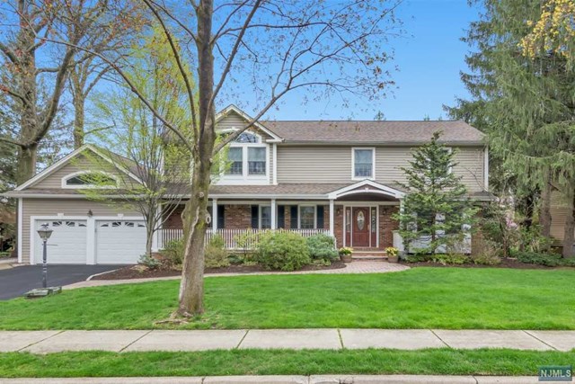 267 Iris Ct, Paramus, NJ 07652 photo 1