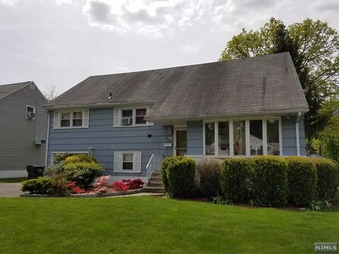 98 Deerfield St, Bergenfield, NJ 07621