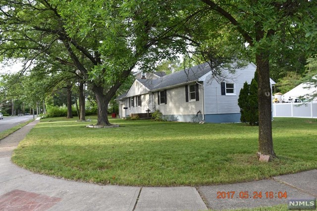 673 Roosevelt Blvd, Paramus, NJ 07652 photo 1