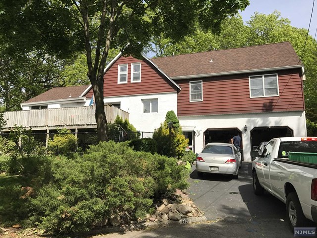95 Lynn Dr, Paramus, NJ 07652 photo 1