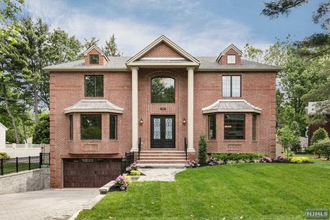 329 Spencer Pl, Paramus, NJ 07652 photo 1