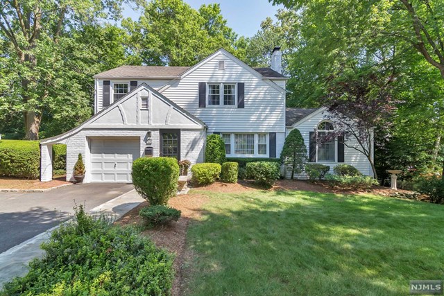 52 Forest Rd, Demarest, NJ 07627 photo 1