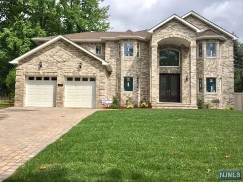 165 Thomas Dr, Paramus, NJ 07652 photo 1