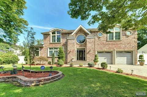 185 Geranium Ct, Paramus, NJ 07652 photo 1