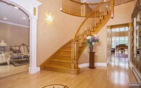 468 Nevada St, Paramus, NJ 07652 photo 1
