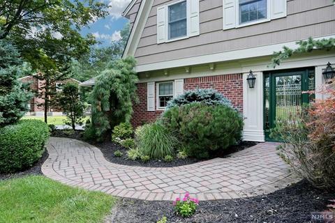 326 Spring St, Upper Saddle River, NJ 07458 photo 1