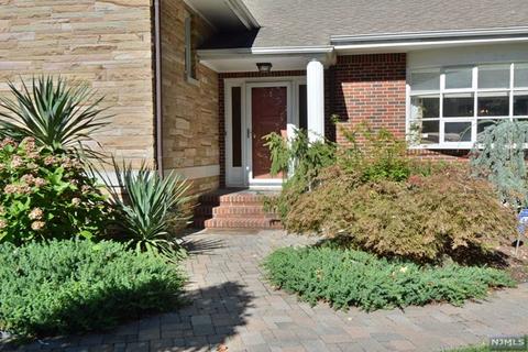 711 Summit Ave, Hackensack, NJ 07601 photo 1