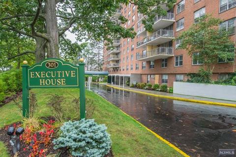 301 Beech St #8A, Hackensack, NJ 07601 photo 1