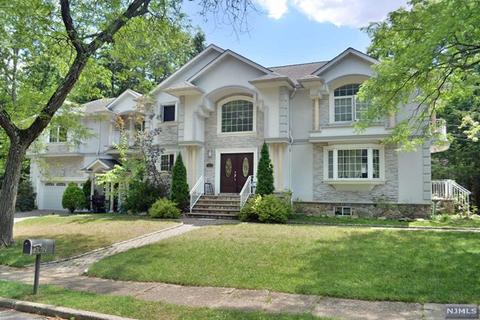 362 Janet Ave, Paramus, NJ 07652 photo 1