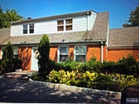 82 Forest Ave, Paramus, NJ 07652 photo 1