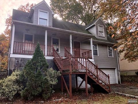 124 Clarendon Pl, Hackensack, NJ 07601 photo 1