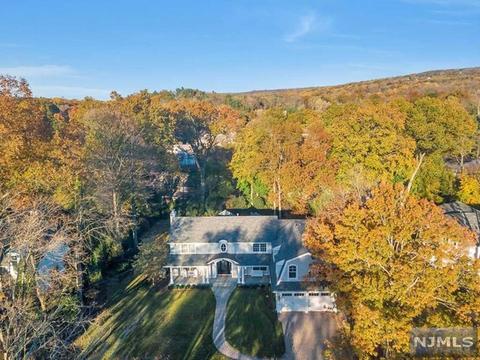 92 Everett Rd, Demarest, NJ 07627 photo 1