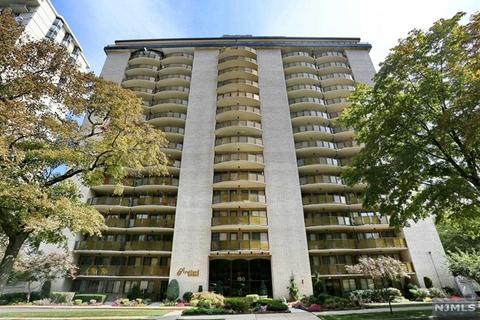 150 Overlook Ave #2F, Hackensack, NJ 07601 photo 1