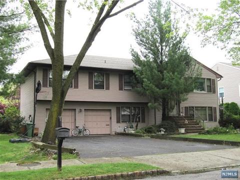 15 Manning Rd, Paramus, NJ 07652 photo 1