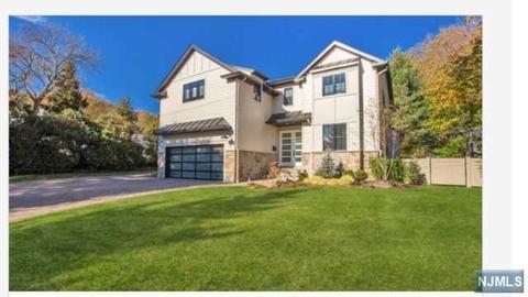39 Chestnut St, Cresskill, NJ 07626 photo 1