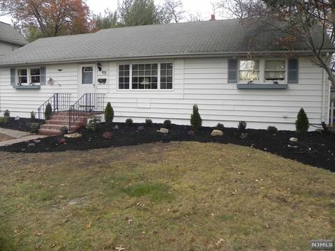 637 Sycamore St, Paramus, NJ 07652 photo 1