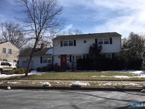 804 Jersey Pl, Paramus, NJ 07652 photo 1