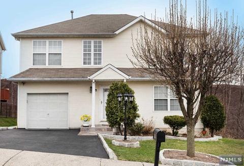 9 Summit Ct, Hackensack, NJ 07601 photo 1