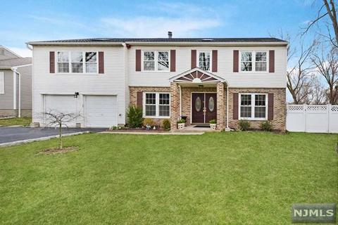19 Manning Rd, Paramus, NJ 07652 photo 1