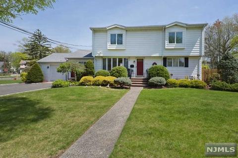 215 Brook St, Paramus, NJ 07652 photo 1