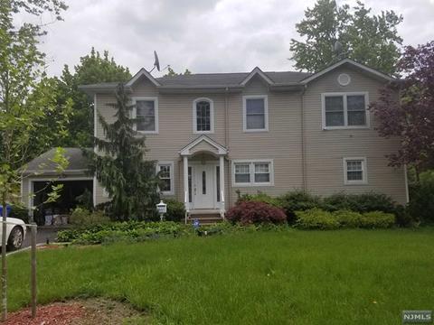194 Highview Ter, Paramus, NJ 07652 photo 1