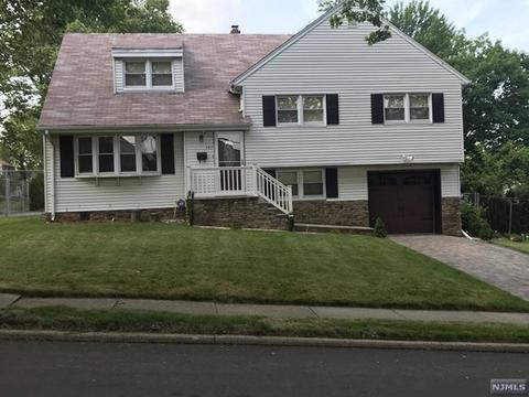 101 Schoonmaker Rd, Teaneck, NJ 07666 photo 1