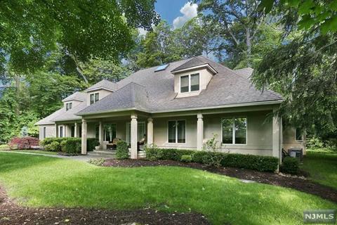 1 Stonegate Rd, Upper Saddle River, NJ 07458 photo 1