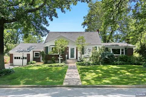 10 Laurel Rd, Demarest, NJ 07627 photo 1