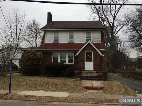 382 Thompson St, Hackensack, NJ 07601 photo 1
