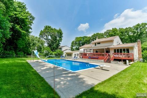 675 Pascack Rd, Paramus, NJ 07652 photo 1