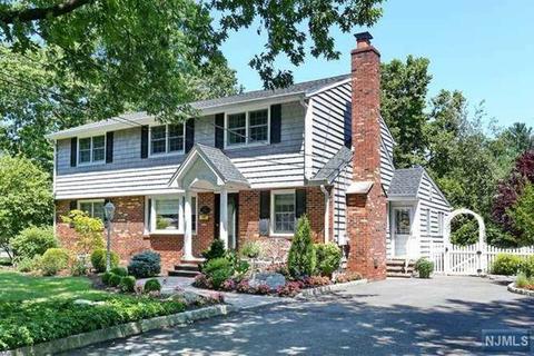 57 Sycamore St, Paramus, NJ 07652 photo 1