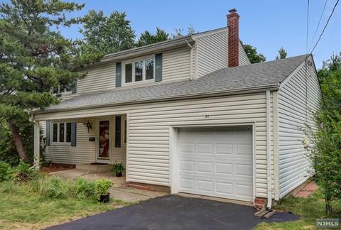 51 Ardale Rd, Paramus, NJ 07652 photo 1