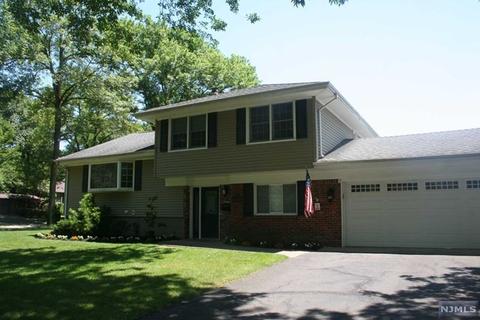 372 Veronica Ct, Paramus, NJ 07652 photo 1