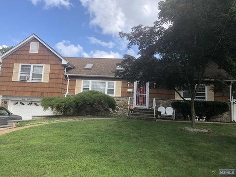 318 Sherwood Dr, Paramus, NJ 07652 photo 1
