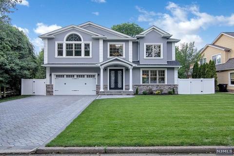601 Victoria Ter, Paramus, NJ 07652 photo 1