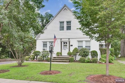 224 W Midland Ave, Paramus, NJ 07652 photo 1
