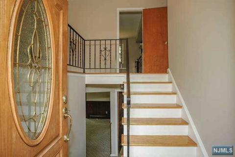 820 Pascack Rd, Paramus, NJ 07652 photo 1