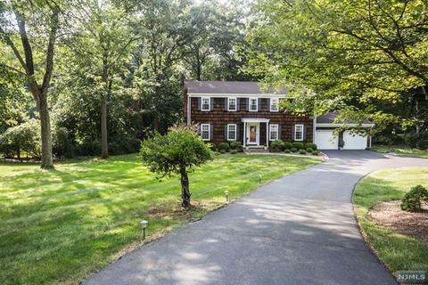 84 Huff Ter, Upper Saddle River, NJ 07458 photo 1