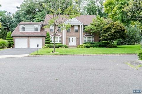 546 Mill Run, Paramus, NJ 07652 photo 1