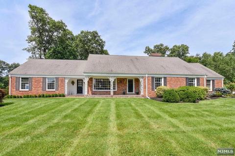 11 Shadow Rd, Upper Saddle River, NJ 07458 photo 1