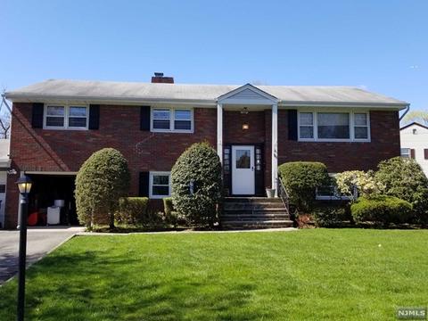 542 Otto Pl, Paramus, NJ 07652 photo 1