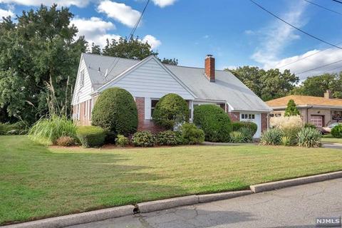 15 Geranium Pl, Wallington, NJ 07057 photo 1